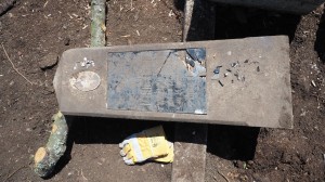06 Červnové čištění náhrobků na hřbitově ve Svatoboru  